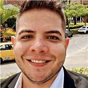 Abogado dispuesto ayudar con tus clases para todas las edades