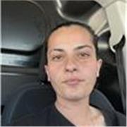 Soy una persona que está estudiando la carrera de música y que siente una gran vocación por la enseñanza. A todas las edades 