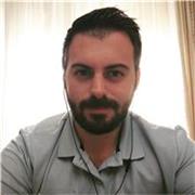 Laureato in Psicologia con il massimo dei voti e specializzato come tutor DSA e BES, offre aiuto compiti e ripetizioni.