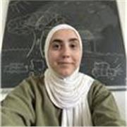 Je donne des cours particuliers à distance. Je suis etudiante en Licence de math