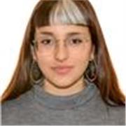 Profesora titulada en Grado de Filología Clásica y Máster Universitario de Profesorado en Educación Secundaria