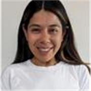 Profesora de Arte, graduada en Bellas Artes y con especialización en Arteterapia 