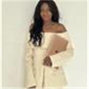 I’m a womenswear design consultant and mentor with over 11 years of experience in the fashion industry