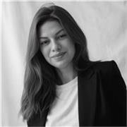 Enseño a mis amigos hablar inglés de manera informal y divertida