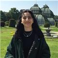 Öğrencilerle bağ kuran, biyolojiyi sevdiren, öğrenmeyi kolaylaştıran ve içtenlikle ders anlatan bir öğretmenim.