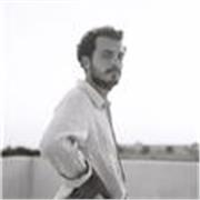 Product Designer e docente laureato al Politecnico di Milano. Offro revisioni portfolio e progetti di design, guidando studenti