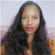 Bilingual French teacher, focused on clarity and confidence, tailoring lessons to diverse learners’ goals.