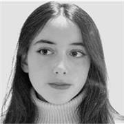 Profesora de Física desde los 7 a los 19 años. Persona  con una gran vocación para la docencia y buena relación con jóvenes.