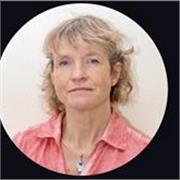 Enseignante en yoga avec plus de 35 ans de pratique 