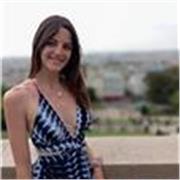 Me defino como una mujer pro activa, con ganas de ayudar, enseñar y aportar. Estoy acostumbrada a dar clase a niños y adultos 