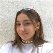 Etudiante voulant partager ses connaissances avec ceux qui en on besoin