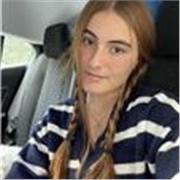 Profesora de matemáticas online. Exalumna de bachillerato científico