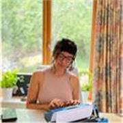 I give private English lessons based on your needs. 