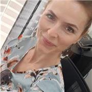 Profesora y Diseñadora de Producto con más de 20 años de experiencia imparte clases de Photoshop, InDesign, Illustrator y Premiere