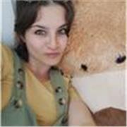 Sono una mamma di 28 anni, madre lingua Inglese. Ho vissuto 15 anni in America. Mi offro come doposcuola per Inglese. Anche online