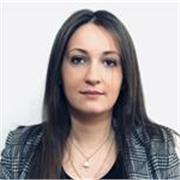 Laureata in giurisprudenza, offre lezioni di diritto (in particolare diritto civile, diritto privato, diritto di famiglia, e ogni altra branca del diritto civile) a studenti di scuole medie, superiori e studenti universitari
