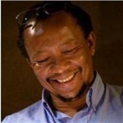 Professeur d'anglais natif, expérimenté, propose cours à distance pour adultes et préparation Bac. Niveau A+ à C+.