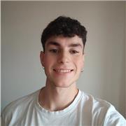 Universitario que estudia actualmente grado de educación primaria y tiene facilidad con el euskera, inglés y las matematicas