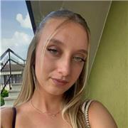 Aiuto compiti e lezioni online di inglese e francese, diplomata liceo linguistico, studentessa in Scienze della Comunicazione