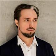 Lehrer für Klavier, Komposition, Musiktheorie und elektronische Musik für Kinder und Erwachsene.