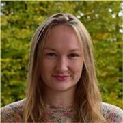 English and French speaking tutor specializing in Physics and Math. Experienced supporting English and French additional language.