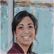 Profesora de finanzas, matemáticas o similares con alta motivación y proactividad. Con ilusión de poder ayudar y aportar valor.