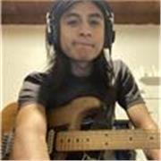 Maestro de Guitarra Eléctrica con experiencia en todas las edades y en diversos géneros. Niveles de Principiantes a Intermedio