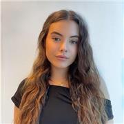 Estudiante carrera en inglés con experiencia en repaso