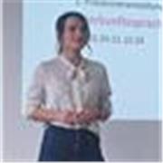 Professionelle Lehrkraft für Deutsch als Fremdsprache mit Bacherlod, Master und PhD. Über 10 Jahre Berufserfahrung