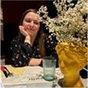 Insegnante di inglese e materie umanistiche (italiano, storia, geografia, francese, spagnolo, filosofia). Contattatemi sulla mia mail Daniela . Carbone 1992 @ gmail . Com