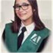 Me defino como una persona paciente, que le gusta generar confianza con los alumnos. Actualmente doy clases a niños de primaria