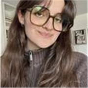 Diplômée du B2 et en préparation du C1. La meilleure manière d’apprendre l’anglais, c’est de le pratiquer !