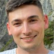 Doy Historia para alumnos entre ESO y Bachillerato, incluso refuerzo para alumnos de grado universitario. Soy licenciado en Geografía, por lo que también podría impartirlo, así como todo lo relacionado con el ámbito sociolingüístico.