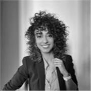 Mi chiamo Rym un’ insegnante francese, ho 27anni