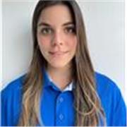 Profesora de psicología da clases para universitarios