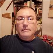 Maestro de apoyo escolar en Prepa y Universidad, especialmente en las áreas de idiomas, humanidades y ciencias sociales