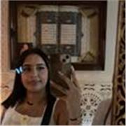 Me defino como una persona responsable, paciente y cercana, tengo  facilidad para conectar con ellos y adaptarme.