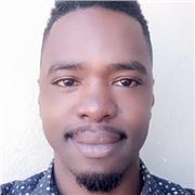 Professor de Inglês com experiência em aulas on-line e presencial em diferentes faixas etárias