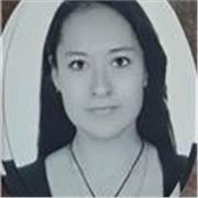 Porque combino conocimientos en Psicología con empatía, claridad al enseñar y compromiso con el desarrollo integral de los estudia