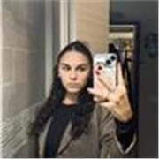 Sono una ragazza di vent'anni, diplomata in ragioneria con il massimo dei voti. Mi rendo disponibile per italiano e storia