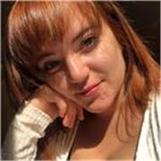 Laureata in Mediazione Linguistica e Culturale, insegno inglese e italiano a bambini di scuola elementare e scuola media. 