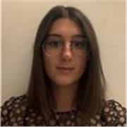 Mediatrice linguistica e traduttrice con esperienza, offre lezioni di inglese personalizzate e preparazione agli esami Cambridge