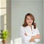 Profesional en desarrollo humano; guío personas,alumnos y equipos.

 