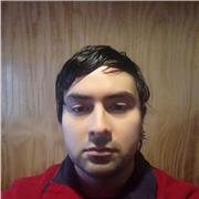 Profesor de Historia dicta clases a niños de todas las edades