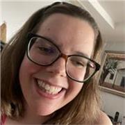 Hola, soy Bárbara, profesora titulada en Español como Lengua Extranjera (ELE) con amplia formación universitaria y experiencia con