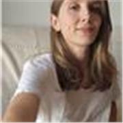 Brindo sesiones de coaching a personas altamente sensibles, y estoy formandome como coach de salud y nutricion certificada.