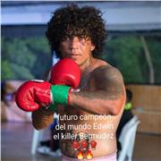 Profesor de boxeo especializado en entrenamiento deportivo recreativo amateur o profesional