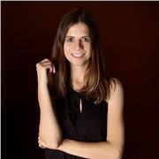 Profesora de retoque fotográfico con Photoshop