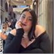 Ragazza madrelingua offre lezioni di italiano e aiuto compiti per studenti delle elementari e medie