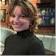 Enseignant privé d'anglais certifié niveau C1 (ILTS) spécialisé dans l’entraînement à la parole fluide et naturelle. 